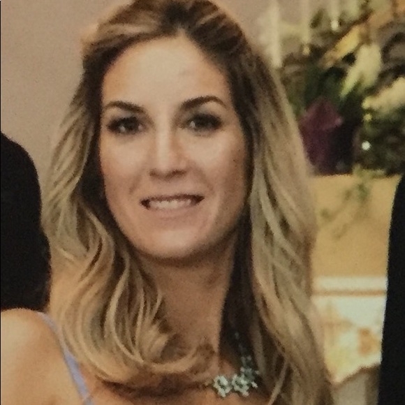 Meet your Posher, Jennifer - Picture 1 of 1